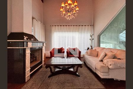 Casa à venda com 539m², 4 quartos e 5 vagas Casa à venda com 539m², 4 quartos e 5 vagasSala