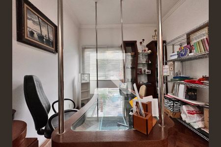 Casa à venda com 539m², 4 quartos e 5 vagas Casa à venda com 539m², 4 quartos e 5 vagasEscritório