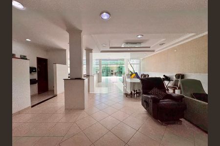 Casa à venda com 539m², 4 quartos e 5 vagas Casa à venda com 539m², 4 quartos e 5 vagasSalão de Festas
