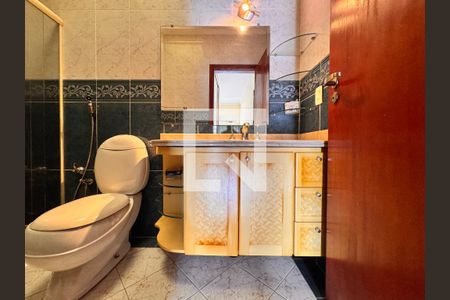 Casa à venda com 539m², 4 quartos e 5 vagas Casa à venda com 539m², 4 quartos e 5 vagasBanheiro da suíte 3