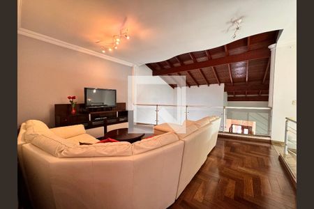 Casa à venda com 539m², 4 quartos e 5 vagas Casa à venda com 539m², 4 quartos e 5 vagasSala de TV