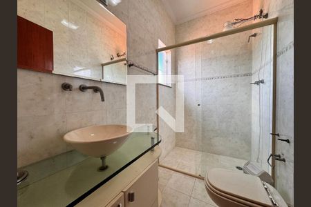 Casa à venda com 539m², 4 quartos e 5 vagas Casa à venda com 539m², 4 quartos e 5 vagasBanheiro suíte 2