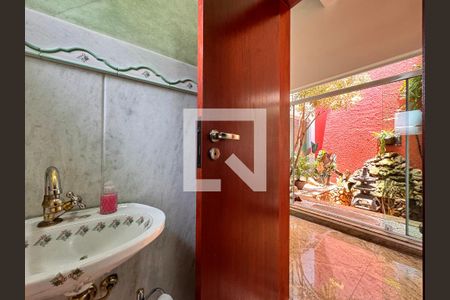 Casa à venda com 539m², 4 quartos e 5 vagas Casa à venda com 539m², 4 quartos e 5 vagasLavabo