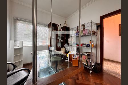 Casa à venda com 539m², 4 quartos e 5 vagas Casa à venda com 539m², 4 quartos e 5 vagasEscritório