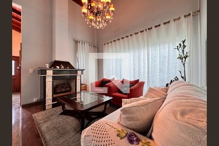 Casa à venda com 539m², 4 quartos e 5 vagas Casa à venda com 539m², 4 quartos e 5 vagasSala