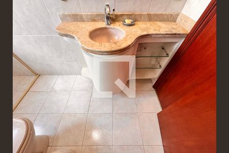 Casa à venda com 539m², 4 quartos e 5 vagas Casa à venda com 539m², 4 quartos e 5 vagasBanheiro suíte 1