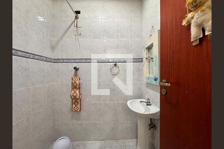 Casa à venda com 539m², 4 quartos e 5 vagas Casa à venda com 539m², 4 quartos e 5 vagasBanheiro salão de festas 1