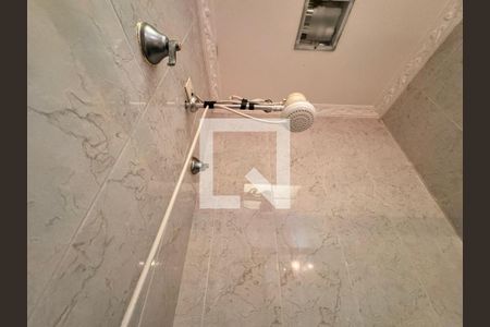 Casa à venda com 539m², 4 quartos e 5 vagas Casa à venda com 539m², 4 quartos e 5 vagasBanheiro da suíte 3