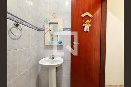 Casa à venda com 539m², 4 quartos e 5 vagas Casa à venda com 539m², 4 quartos e 5 vagasBanheiro salão de festas 1