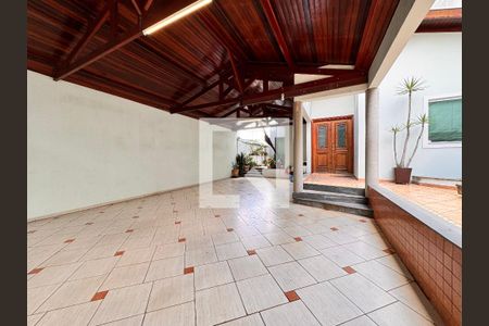 Casa à venda com 539m², 4 quartos e 5 vagas Casa à venda com 539m², 4 quartos e 5 vagasGaragem