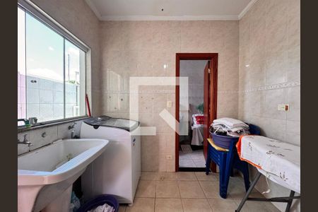 Casa à venda com 539m², 4 quartos e 5 vagas Casa à venda com 539m², 4 quartos e 5 vagasLavanderia