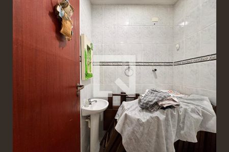 Casa à venda com 539m², 4 quartos e 5 vagas Casa à venda com 539m², 4 quartos e 5 vagasBanheiro salão de festas 2