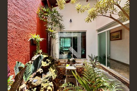 Casa à venda com 539m², 4 quartos e 5 vagas Casa à venda com 539m², 4 quartos e 5 vagasJardim de inverno