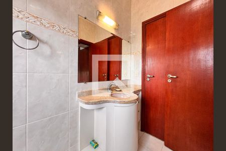 Casa à venda com 539m², 4 quartos e 5 vagas Casa à venda com 539m², 4 quartos e 5 vagasBanheiro suíte 1