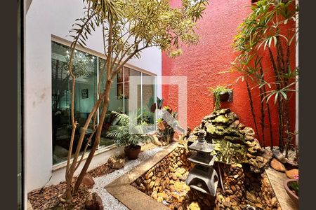 Casa à venda com 539m², 4 quartos e 5 vagas Casa à venda com 539m², 4 quartos e 5 vagasJardim de inverno