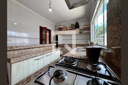 Casa à venda com 539m², 4 quartos e 5 vagas Casa à venda com 539m², 4 quartos e 5 vagasCozinha