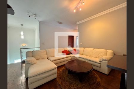Casa à venda com 539m², 4 quartos e 5 vagas Casa à venda com 539m², 4 quartos e 5 vagasSala de TV