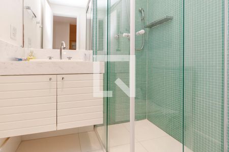 Apartamento à venda com 130m², 3 quartos e 3 vagas Apartamento à venda com 130m², 3 quartos e 3 vagasBanheiro