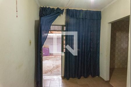 Casa à venda com 250m², 4 quartos e 5 vagas Casa à venda com 250m², 4 quartos e 5 vagasCasa 2- Sala
