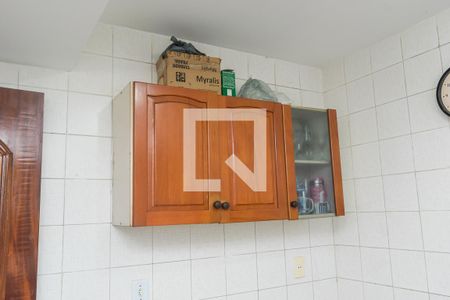 Casa à venda com 94m², 2 quartos e sem vaga Casa à venda com 94m², 2 quartos e sem vagaCozinha - Armários