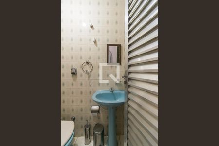 Casa à venda com 94m², 2 quartos e sem vaga Casa à venda com 94m², 2 quartos e sem vagaBanheiro de Serviço