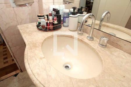 Apartamento à venda com 232m², 4 quartos e 1 vagaBanheiro 1