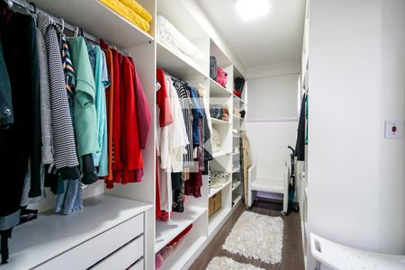 Apartamento à venda com 89m², 1 quarto e sem vaga Apartamento à venda com 89m², 1 quarto e sem vagaCloset da suíte