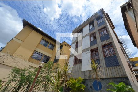 Apartamento à venda com 139m², 2 quartos e 1 vaga Apartamento à venda com 139m², 2 quartos e 1 vagaFacchada