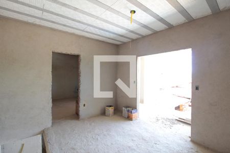 Casa à venda com 520m², 3 quartos e 1 vagaCasa dos Fundos em Construção