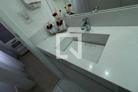 Apartamento à venda com 65m², 2 quartos e 1 vagaBanheiro da Suíte - Pia