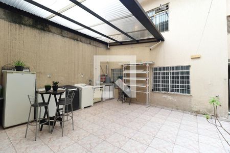 Casa à venda com 450m², 4 quartos e 4 vagas Casa à venda com 450m², 4 quartos e 4 vagasÁrea de serviço