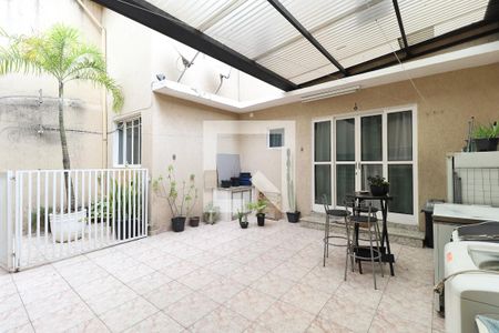 Casa à venda com 450m², 4 quartos e 4 vagas Casa à venda com 450m², 4 quartos e 4 vagasÁrea de serviço