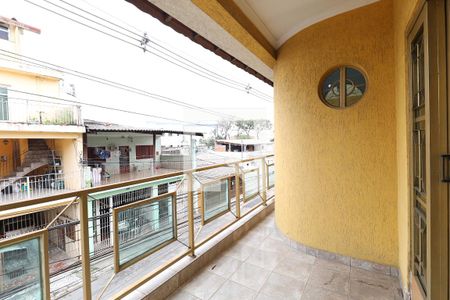 Casa à venda com 450m², 4 quartos e 4 vagas Casa à venda com 450m², 4 quartos e 4 vagasVaranda Suíte 3