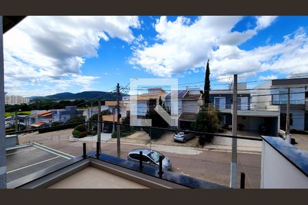 Casa de condomínio à venda com 180m², 3 quartos e 4 vagasVaranda do Quarto 1