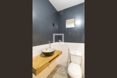 Apartamento à venda com 90m², 2 quartos e 1 vaga Apartamento à venda com 90m², 2 quartos e 1 vagaBanheiro