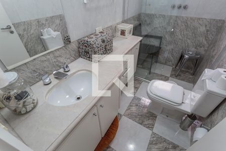 Apartamento à venda com 250m², 4 quartos e 3 vagasBanheiro da Suíte 2