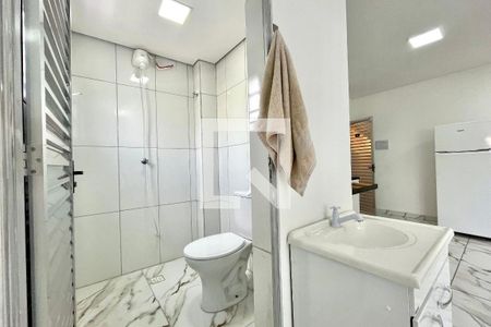 Banheiro de kitnet/studio para alugar com 1 quarto, 50m² em Jardim Oriental, São Paulo