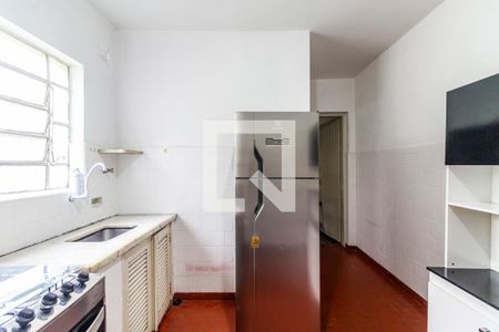 Casa à venda com 421m², 4 quartos e 5 vagas Casa à venda com 421m², 4 quartos e 5 vagasCasa dos fundos - Cozinha