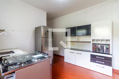 Casa à venda com 421m², 4 quartos e 5 vagas Casa à venda com 421m², 4 quartos e 5 vagasCasa dos fundos - Cozinha