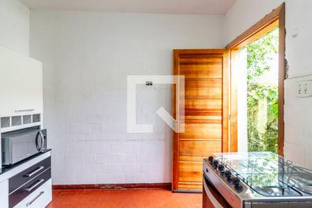 Casa à venda com 421m², 4 quartos e 5 vagas Casa à venda com 421m², 4 quartos e 5 vagasCasa dos fundos - Cozinha