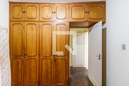 Casa à venda com 421m², 4 quartos e 5 vagas Casa à venda com 421m², 4 quartos e 5 vagasQuarto 3