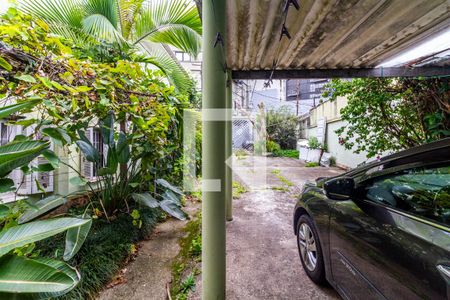 Casa à venda com 421m², 4 quartos e 5 vagas Casa à venda com 421m², 4 quartos e 5 vagasGaragem