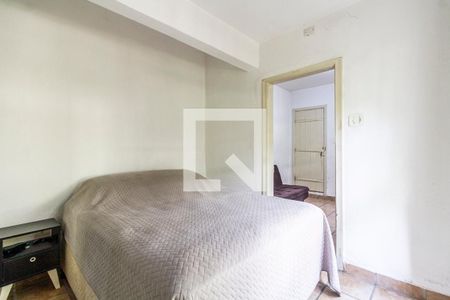 Casa à venda com 421m², 4 quartos e 5 vagas Casa à venda com 421m², 4 quartos e 5 vagasCasa dos fundos - Quarto