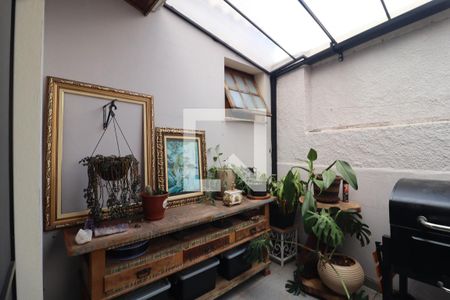 Casa à venda com 160m², 3 quartos e 2 vagas Casa à venda com 160m², 3 quartos e 2 vagasQuintal