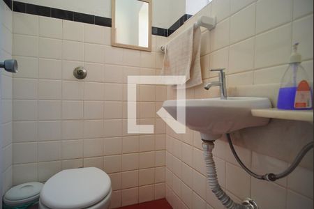 Casa à venda com 300m², 4 quartos e 3 vagas Casa à venda com 300m², 4 quartos e 3 vagasBanheiro 2