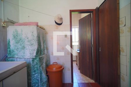 Casa à venda com 300m², 4 quartos e 3 vagas Casa à venda com 300m², 4 quartos e 3 vagasÁrea de Serviço