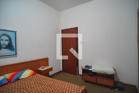 Casa à venda com 300m², 4 quartos e 3 vagas Casa à venda com 300m², 4 quartos e 3 vagasQuarto 2