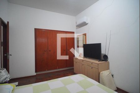 Casa à venda com 300m², 4 quartos e 3 vagas Casa à venda com 300m², 4 quartos e 3 vagasQuarto 4