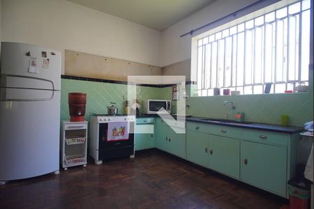 Casa à venda com 300m², 4 quartos e 3 vagas Casa à venda com 300m², 4 quartos e 3 vagasCozinha