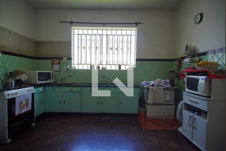 Casa à venda com 300m², 4 quartos e 3 vagas Casa à venda com 300m², 4 quartos e 3 vagasCozinha